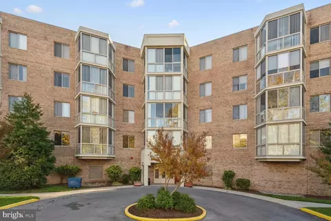 2900 N Leisure World Blvd #311, Silver Spring, MD 20906