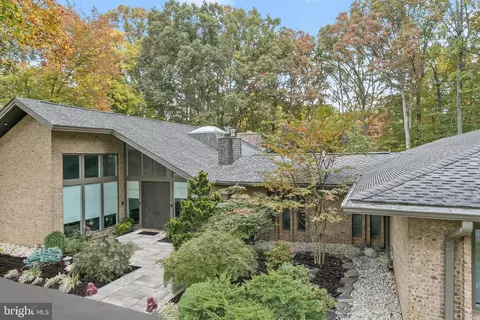 8904 Iron Gate Ct, Potomac, MD 20854