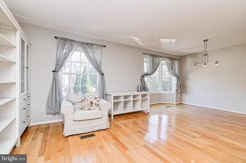 10936 Pebble Run Dr, Silver Spring, MD 20902 photo 9