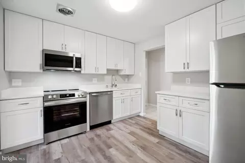 11309 Commonwealth Dr #302, Rockville, MD 20852