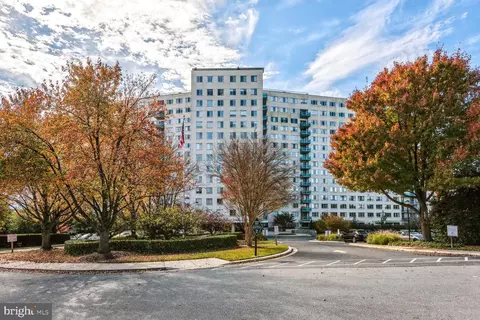 10500 Rockville Pike #M18, Rockville, MD 20852