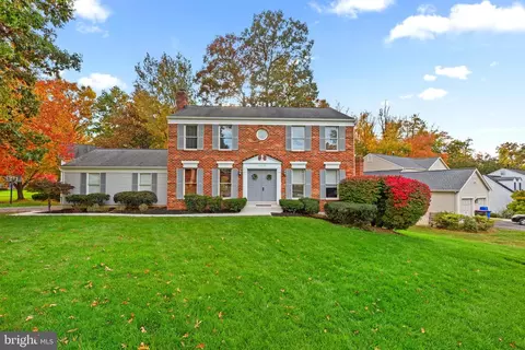 18649 Queen Elizabeth Dr, Brookeville, MD 20833