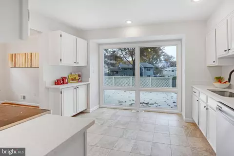 9705 Nassau Ln, Silver Spring, MD 20901 photo 12