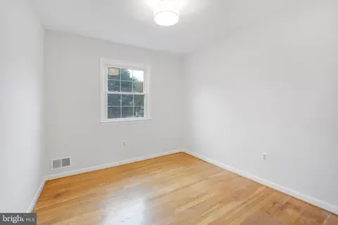 9705 Nassau Ln, Silver Spring, MD 20901 photo 18