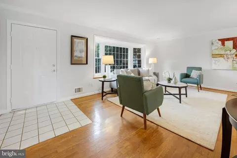9705 Nassau Ln, Silver Spring, MD 20901 photo 6
