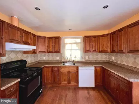 10204 Folk St, Silver Spring, MD 20902 photo 13