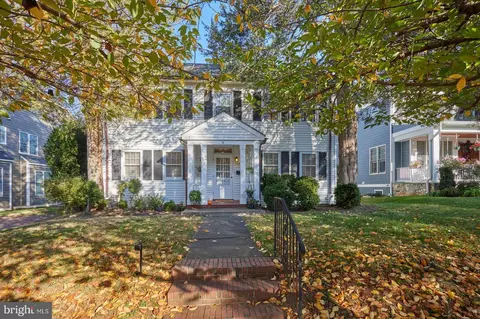 5923 Johnson Ave, Bethesda, MD 20817