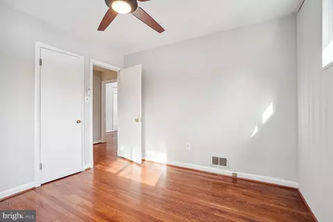 Bedroom - 102 Belton Rd, Silver Spring, MD 20901 photo 2 of 4