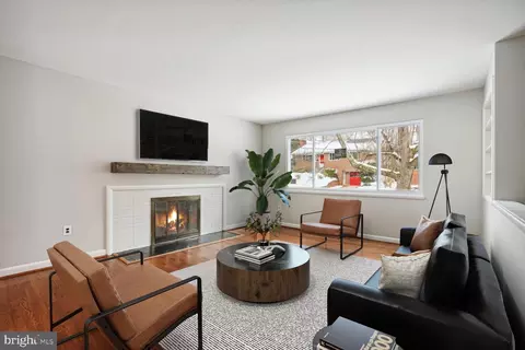 Living - 102 Belton Rd, Silver Spring, MD 20901 photo 2 of 8