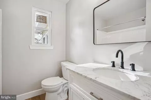 Bath - 102 Belton Rd, Silver Spring, MD 20901 photo 2 of 2