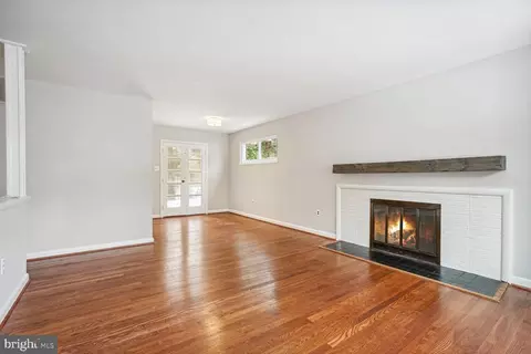 Living - 102 Belton Rd, Silver Spring, MD 20901 photo 7 of 8