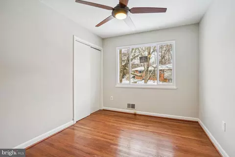 Bedroom - 102 Belton Rd, Silver Spring, MD 20901 photo 4 of 4