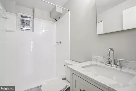 Bath - 102 Belton Rd, Silver Spring, MD 20901 photo 1 of 2