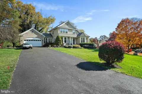1933 Morningmist Dr, Silver Spring, MD 20906 photo 4