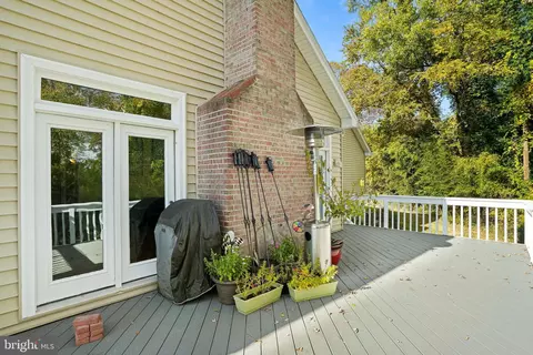 1933 Morningmist Dr, Silver Spring, MD 20906 photo 8