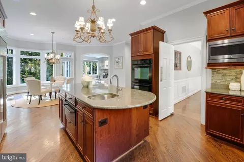 11222 River View Dr, Potomac, MD 20854 photo 14