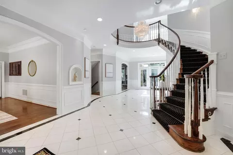 11222 River View Dr, Potomac, MD 20854 photo 4