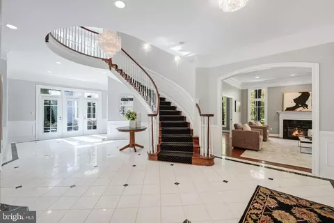 11222 River View Dr, Potomac, MD 20854 photo 3
