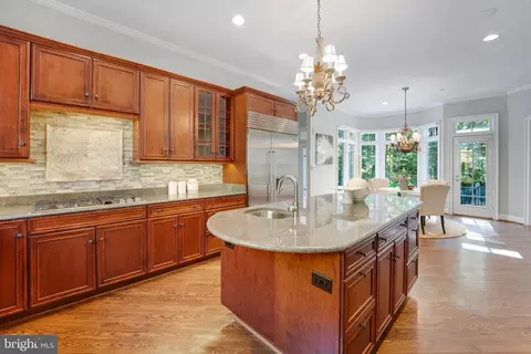 11222 River View Dr, Potomac, MD 20854 photo 13