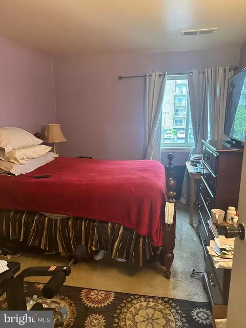 9802 Walker House Rd #9802-4, Montgomery Village, MD 20886