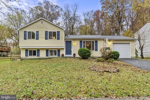 8124 Brucar Ct, Gaithersburg, MD 20877