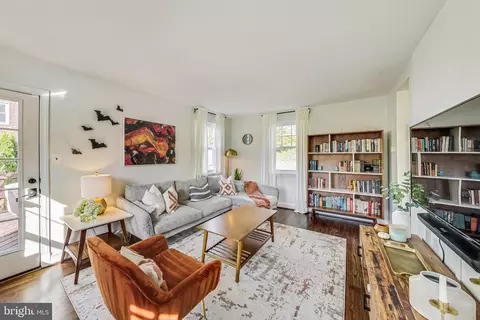 9913 Tenbrook Dr, Silver Spring, MD 20901 photo 4