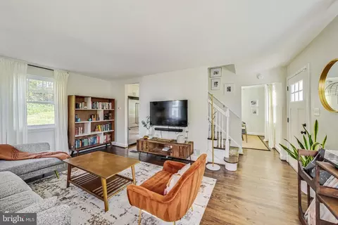 9913 Tenbrook Dr, Silver Spring, MD 20901 photo 6
