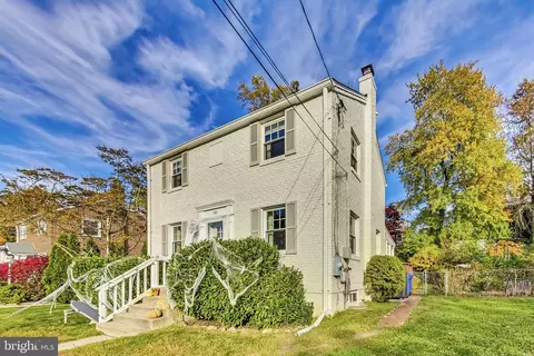 9913 Tenbrook Dr, Silver Spring, MD 20901 photo 2