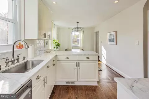 9913 Tenbrook Dr, Silver Spring, MD 20901 photo 11