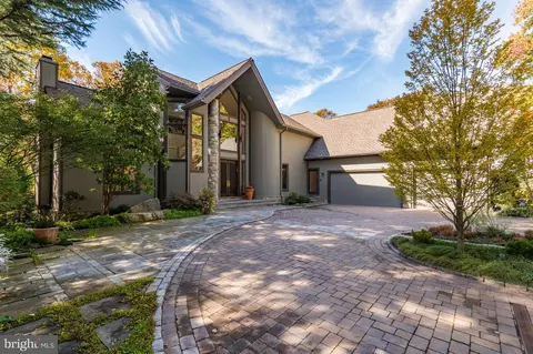 11729 Gainsborough Rd, Potomac, MD 20854