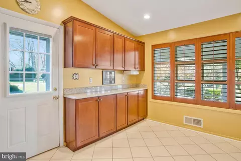 10107 Devere Ct, Silver Spring, MD 20903 photo 12