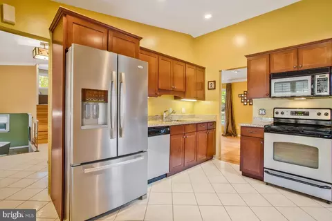 10107 Devere Ct, Silver Spring, MD 20903 photo 14
