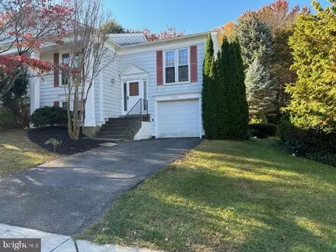 12926 Alderleaf Dr, Germantown, MD 20874