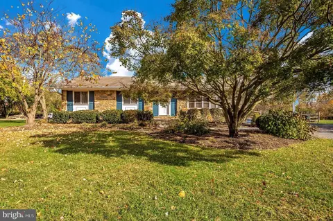 19525 Fisher Ave, Poolesville, MD 20837