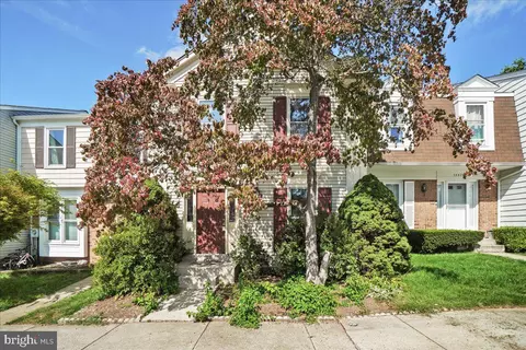 13277 Country Ridge Dr, Germantown, MD 20874