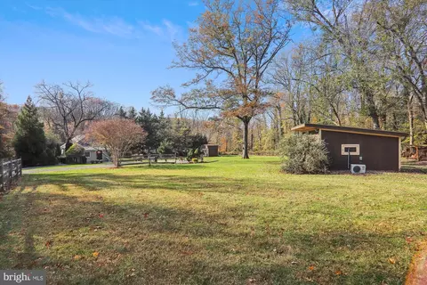 18301 Brooke Rd, Sandy Spring, MD 20860