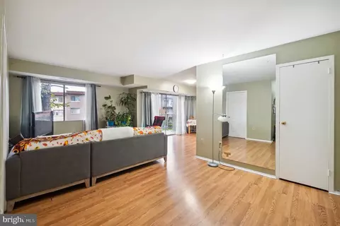 3800 Bel Pre Rd #3800-6, Silver Spring, MD 20906