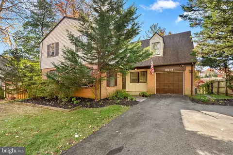 8914 Tuckerman Ln, Potomac, MD 20854