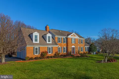 16301 Promontory Ct, Rockville, MD 20853