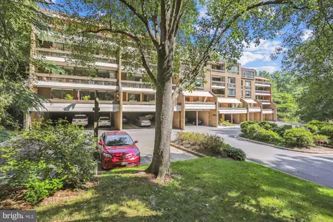 4974 Sentinel Dr #13-205, Bethesda, MD 20816