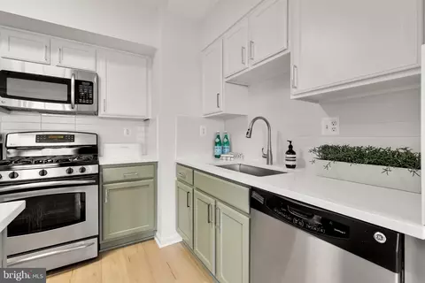 7915 Eastern Ave #914, Silver Spring, MD 20910 photo 13