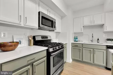 7915 Eastern Ave #914, Silver Spring, MD 20910 photo 12