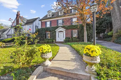 3806 Woodbine St, Chevy Chase, MD 20815