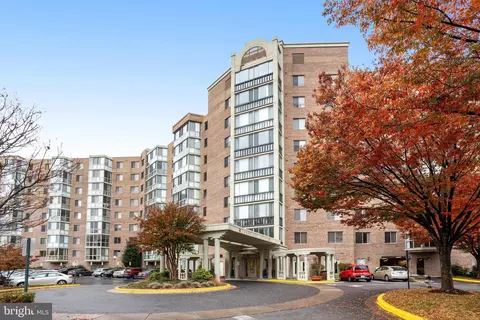 3005 S Leisure World Blvd #809, Silver Spring, MD 20906