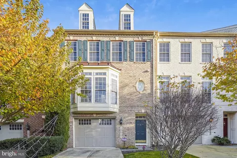 18617 Hollow Crest Dr, Brookeville, MD 20833