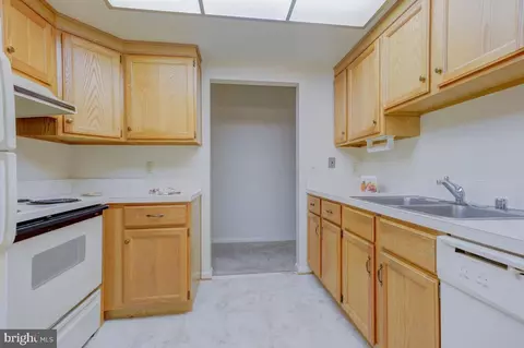 Kitchen - 3314 Chiswick Ct #62-3F, Silver Spring, MD 20906 photo 3 of 4