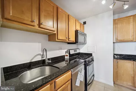 1220 Blair Mill Rd #810, Silver Spring, MD 20910 photo 12