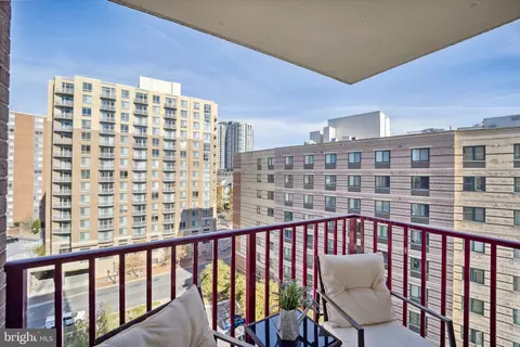 1220 Blair Mill Rd #810, Silver Spring, MD 20910 photo 8