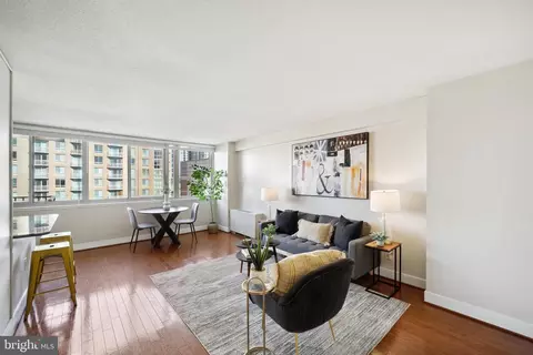 1220 Blair Mill Rd #810, Silver Spring, MD 20910