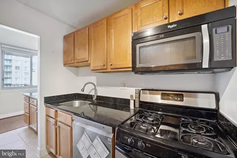 1220 Blair Mill Rd #810, Silver Spring, MD 20910 photo 11